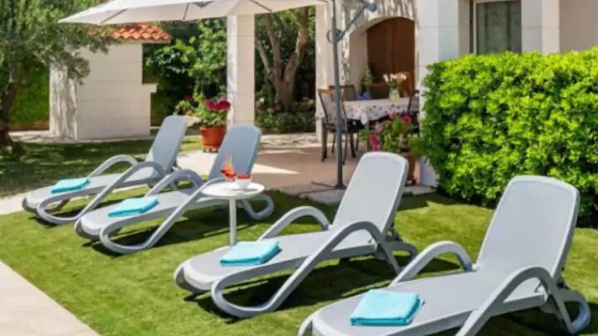 Solin Villa | Luxury family-friendly apartment with private pool, 10 min drive to center Split