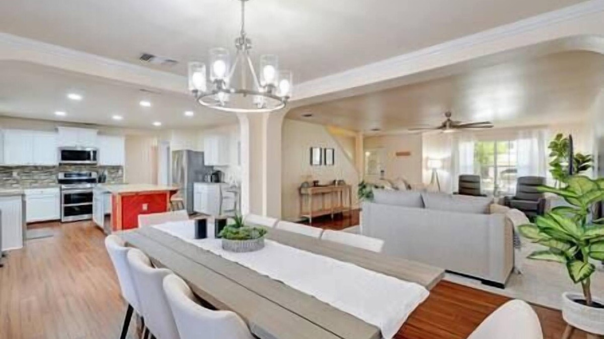 West San Antonio House | Luxury Family Getaway w Private Pool
