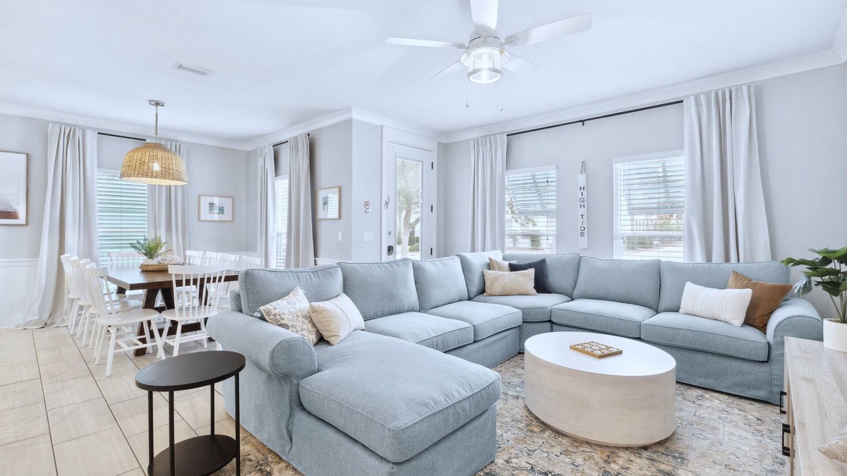Villages of Crystal Beach House | Luxury Family Retreat in Gated Community - Walk to Beach & Huge Pool + 2 Masters