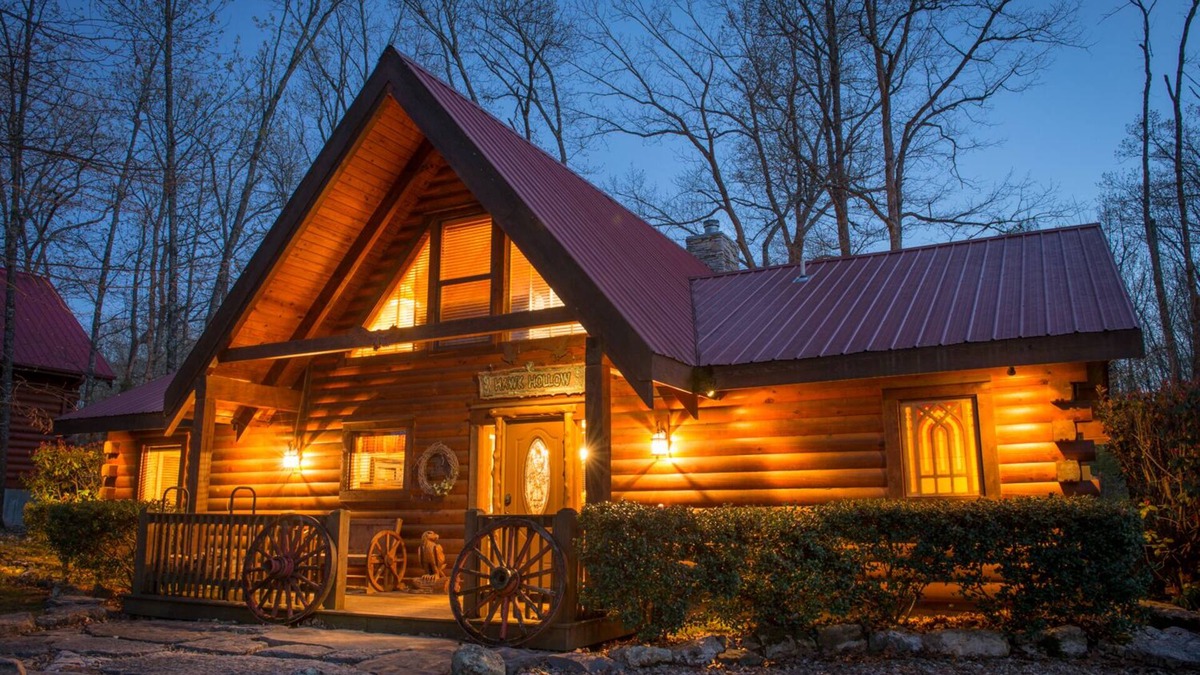 Branson Cedars Cabin | Luxury Family Retreat, Memories Made Here. Hot Tub, Wifi, BBQ,Outdoor Activities