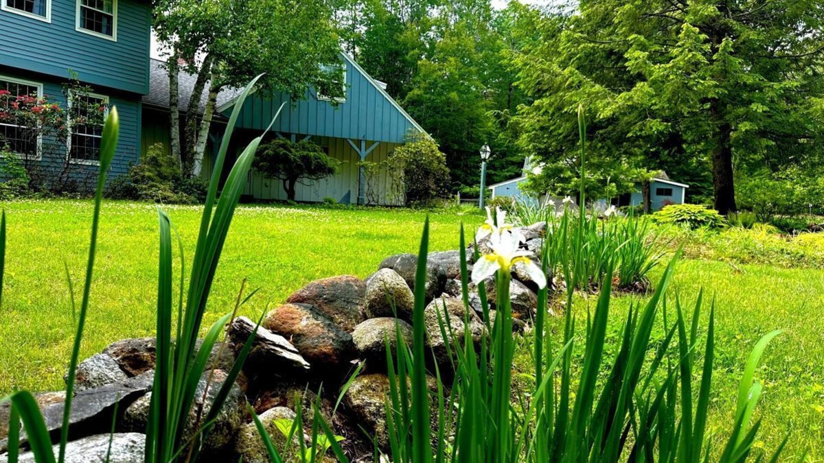 Hancock Other | Luxury Farm Stay at Glenrose Manor - Wolf Pine Hollow