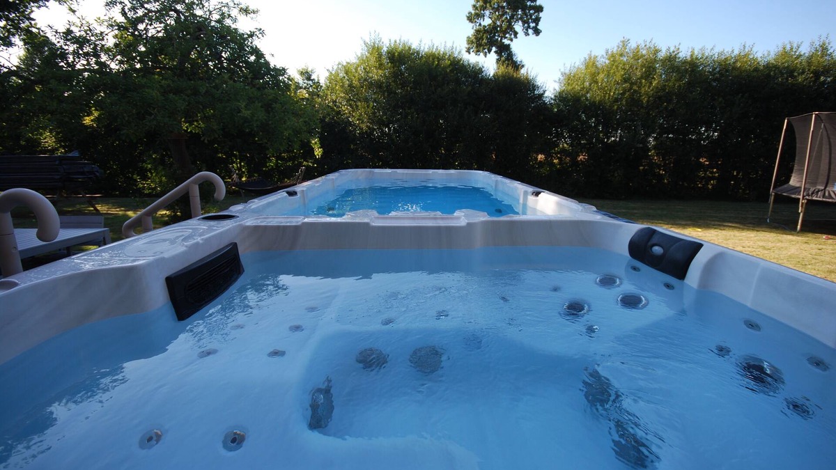Plenee-Jugon Other | Luxury Farmhouse with Swim Spa Pool, Gym and Bar near Dinan