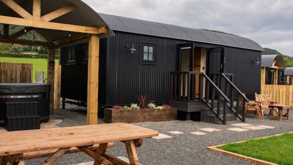 Glenariff Cabin | Luxury Five Person Shepherd Hut