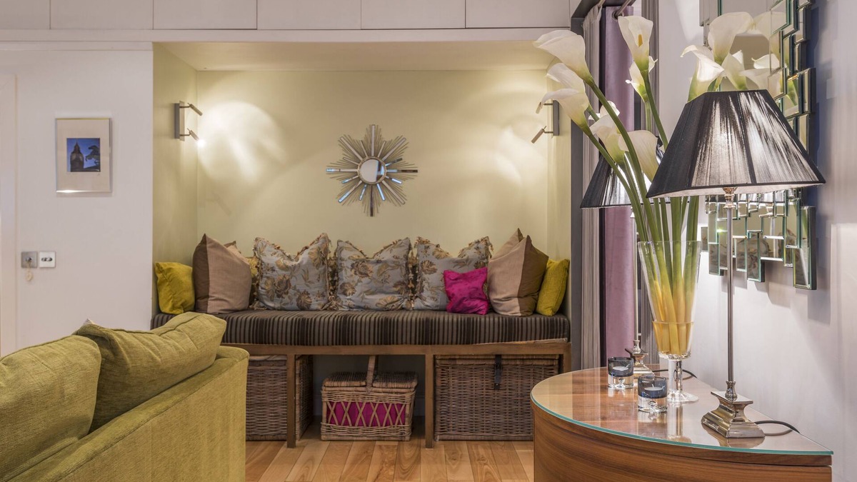 Warwick Apartment | LUXURY FLAT, ELEGANT TOWNHOUSE, SUPERB AREA, MANY AMENITIES, INC. CAR SERVICE