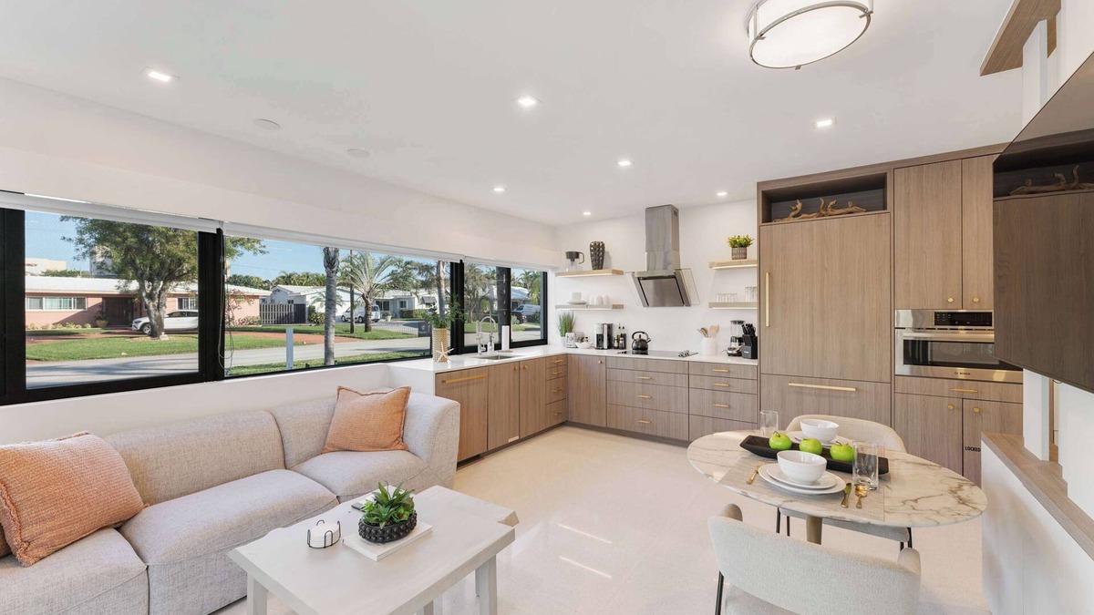 North Corals Apartment | Luxury Florida King Bed Studio - Dog Friendly Oasis