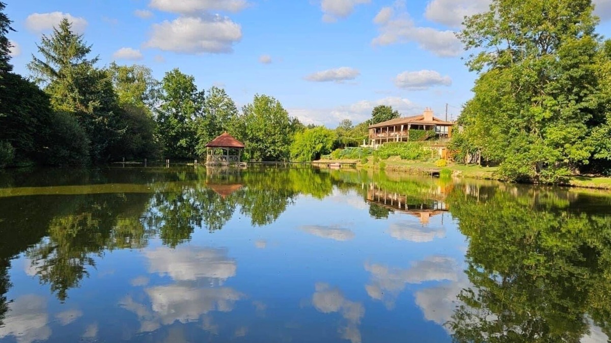 Mouilleron-Saint-Germain Apartment | Luxury accommodation with heated pool, jacuzzi and fishing lake