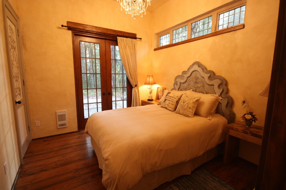 Saanich Cottage | LUXURY FRENCH COTTAGE SURROUNDED BY NATURE, FOREST BATHING ANYONE?