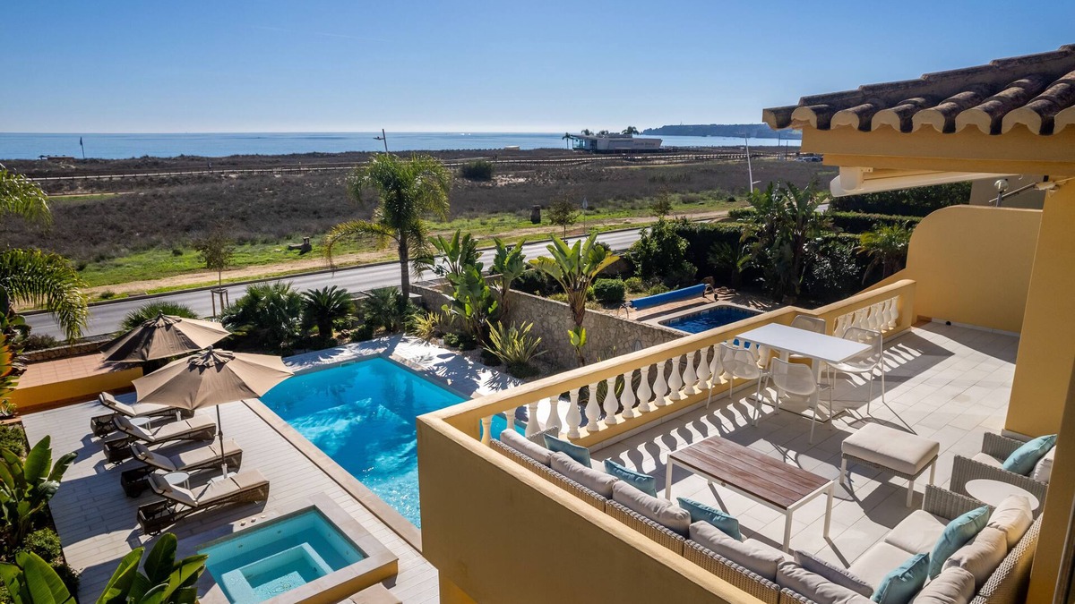 Meia Praia Villa | Luxury Front Line Villa in Lagos: Magnificent Sea Views, Private Pool & Jacuzzi