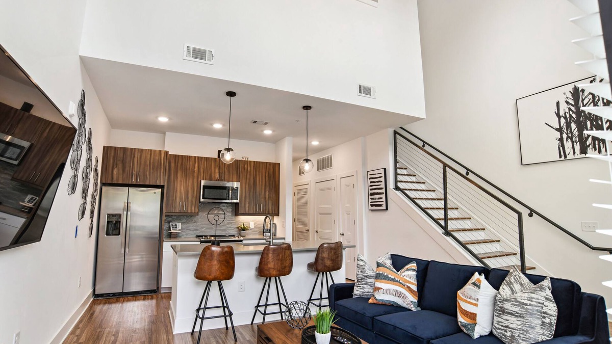 Home Park House | Luxury-Furnished Loft | WALK EVERYWHERE | 2BD/2BA | Sleeps 5
