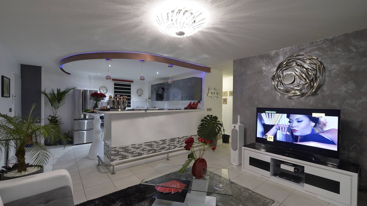 Fontaine de Moutte Apartment | LUXURY FURNISHED RENTAL