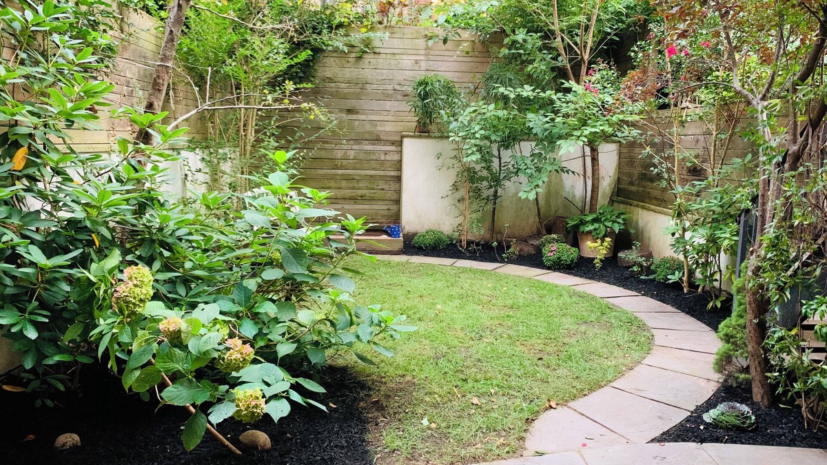 Park Slope Apartment | Luxury Garden bedroomnin Park Slope - A perfect vacation getaway