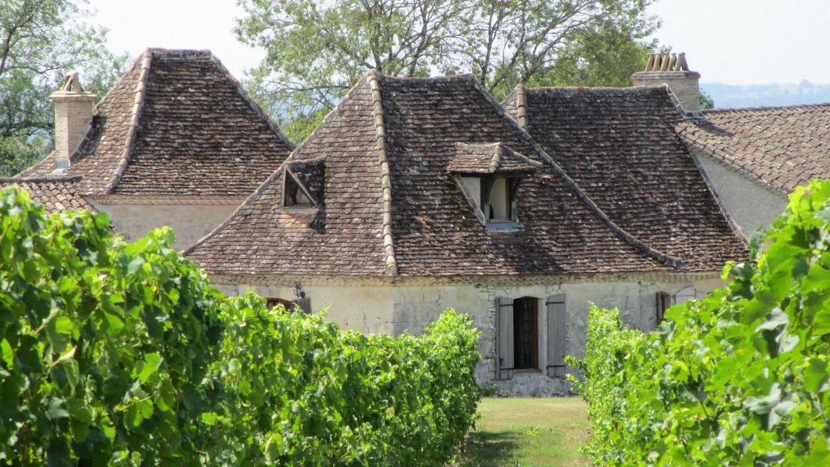 Boisse Cottage | Luxury gite for adult couples, peaceful, open views, large swimming pool