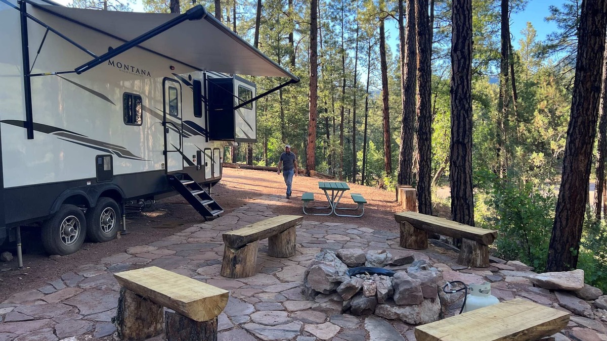 Christopher Creek House | Luxury Glamper Retreat 14 Forest Site