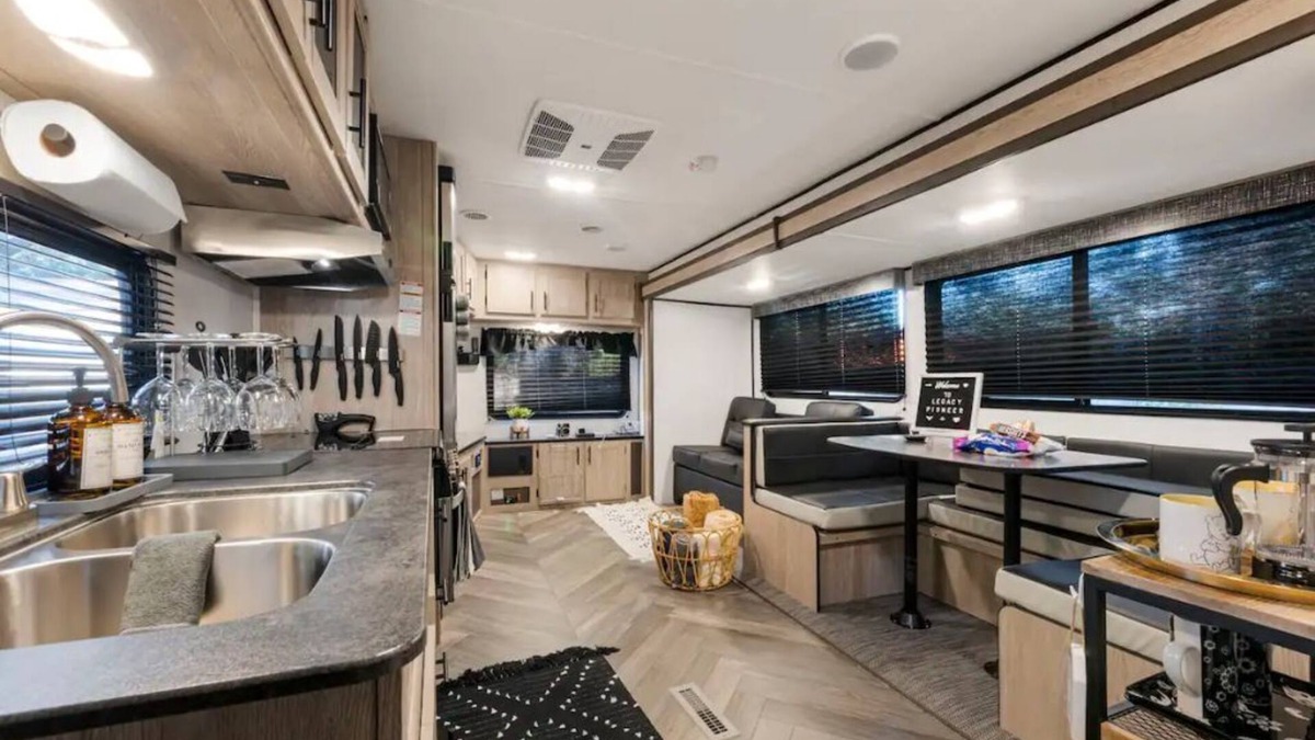Old Seminole Heights House | Luxury Glamping Experince in the Heart of Tampa