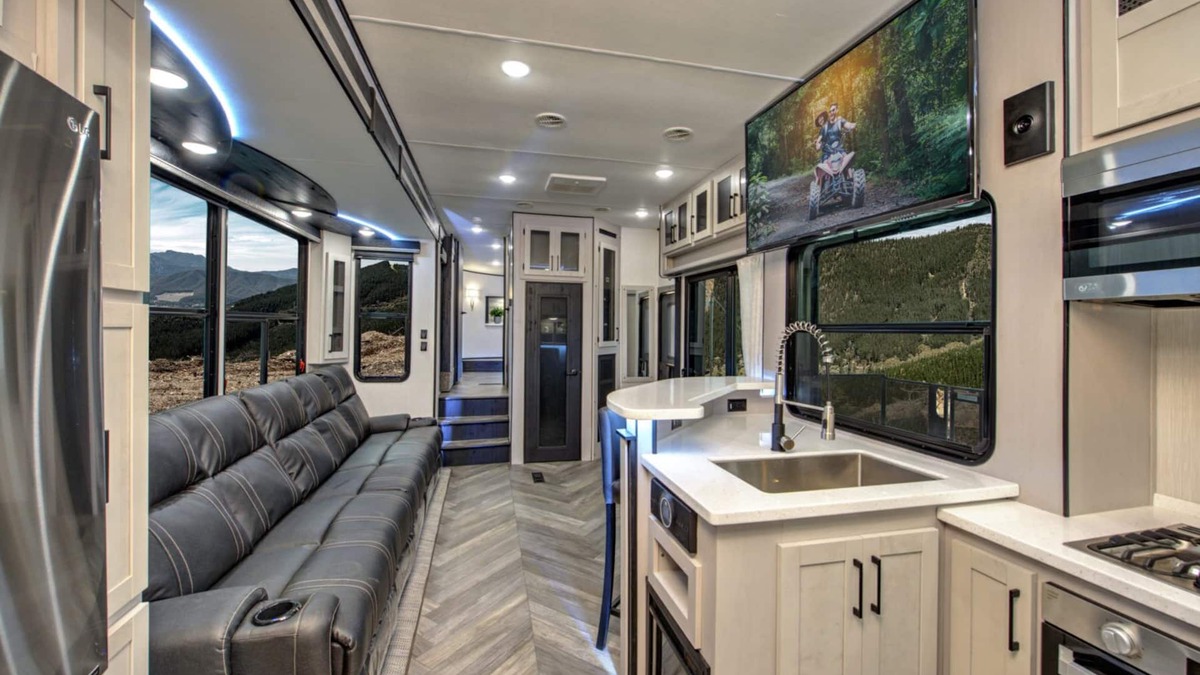 Bertram House | Luxury Glamping on Elm Creek Ranch