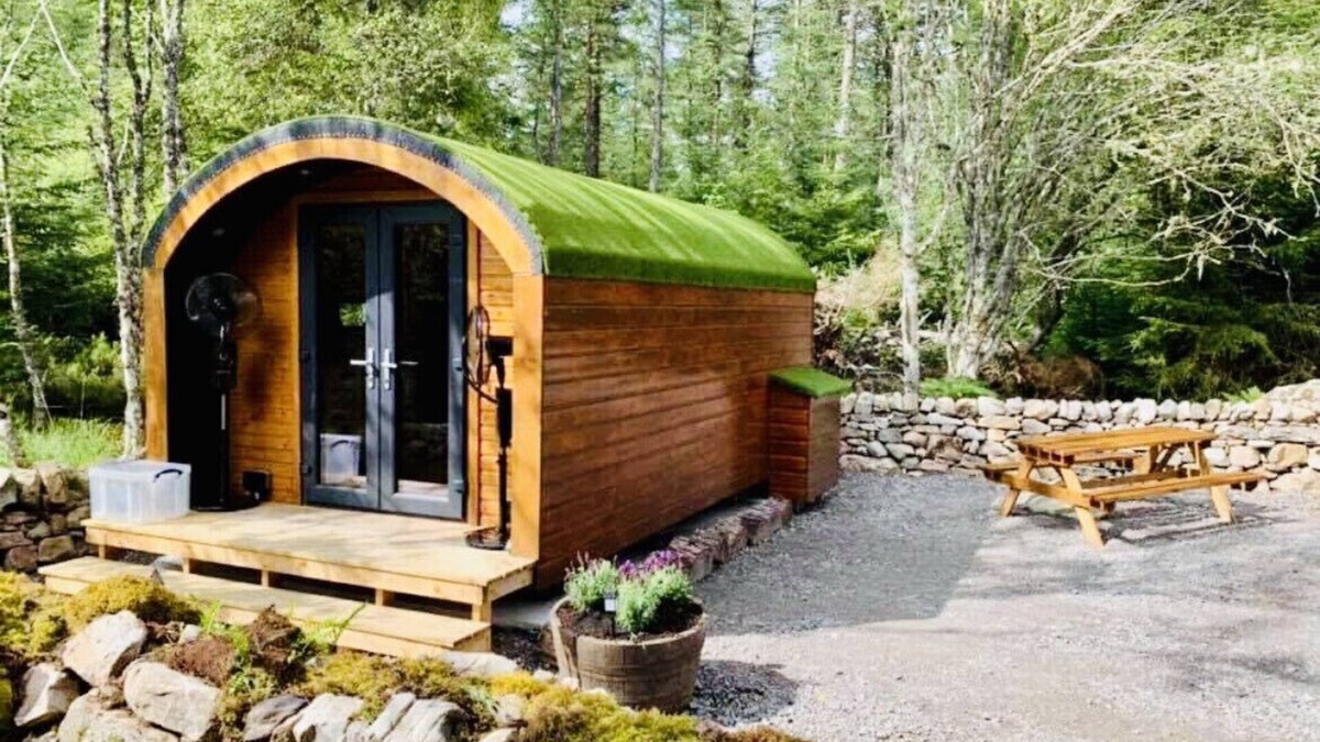 Lairg Cabin | Luxury Glamping Pod surrounded by nature.