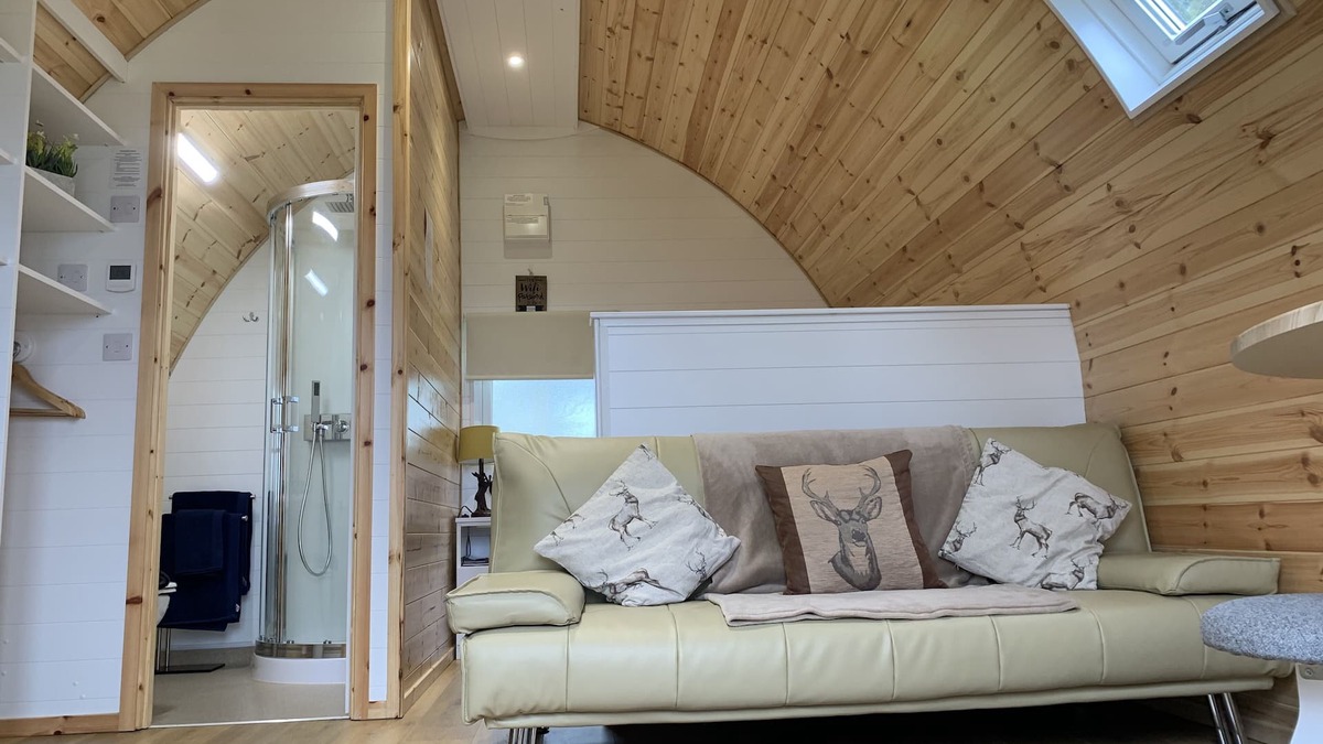 West Heslerton Cabin | Luxury Glamping Pods on a secluded quiet site. 1 Unit available.