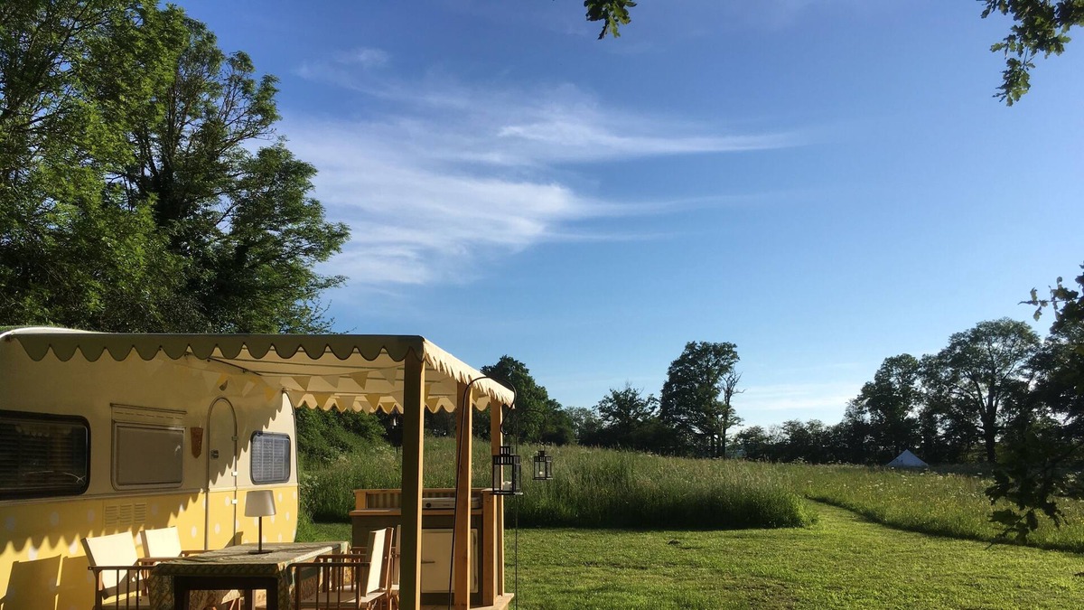 Auzances Cabin | Luxury Glamping (Vintage caravan and Bell Tents) in the heart of rural France