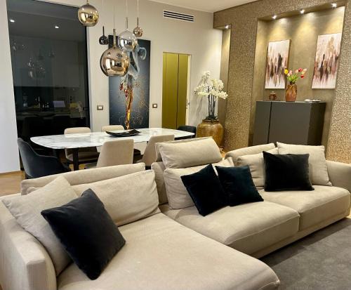Central Station Apartment | Luxury Gold Apartment