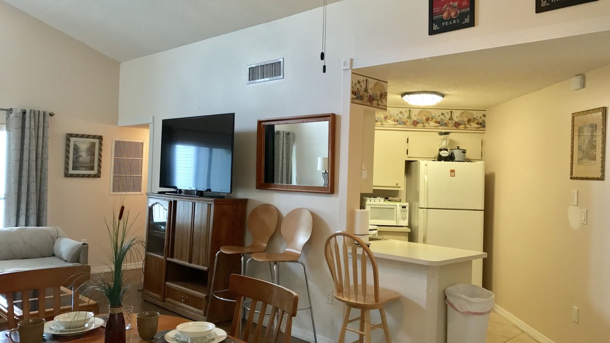 Ventura Condo | Luxury Golf Country Club Condo 2 Bedroom 2 Bathroom