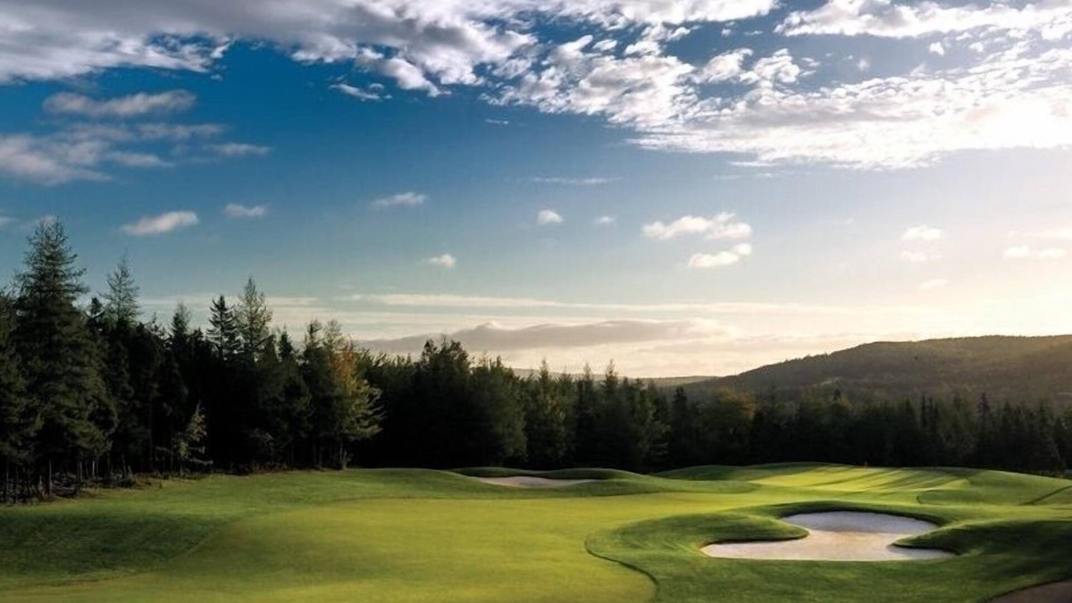Baddeck House | Luxury Golf Retreat - Unlimited Golf for 4