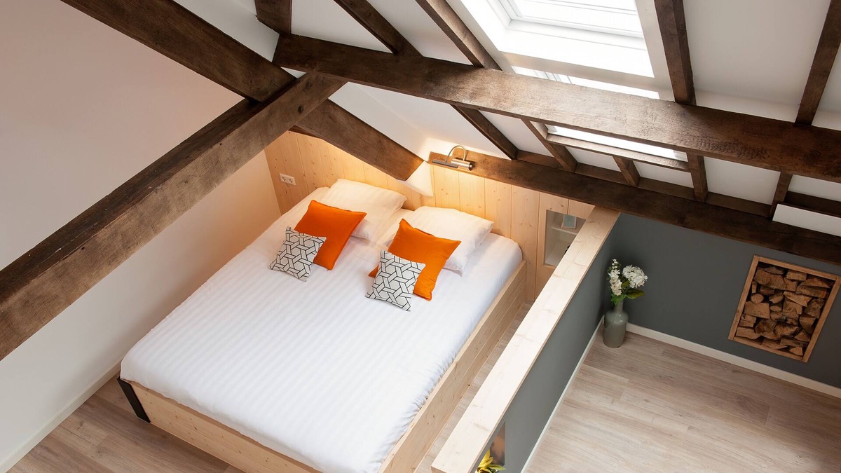 Municipality of Oudewater Apartment | Luxury Gouda Cheese Farmhouse, 30 minutes from all major cities and sea.