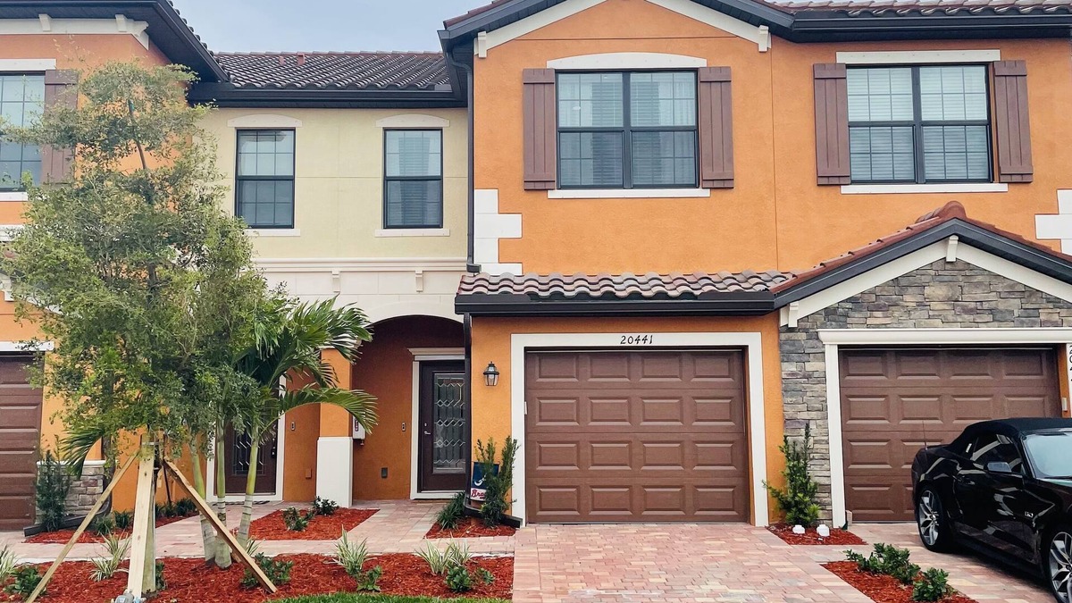 Gran Paradiso House | Luxury-Gran Paradiso 3 Bedroom/2.5 Bath Townhouse/High End Amenities