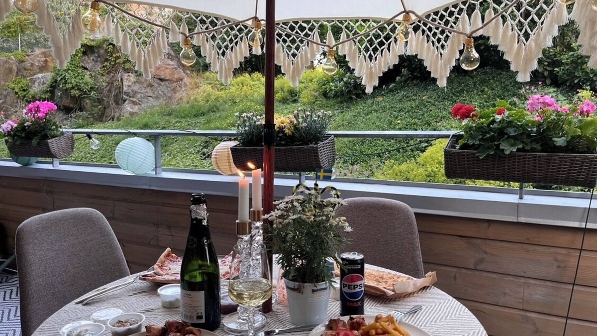 Hagersten Apartment | Luxury Green Home. Central Stockholm. Pets are welcome. Family friendly.terrace