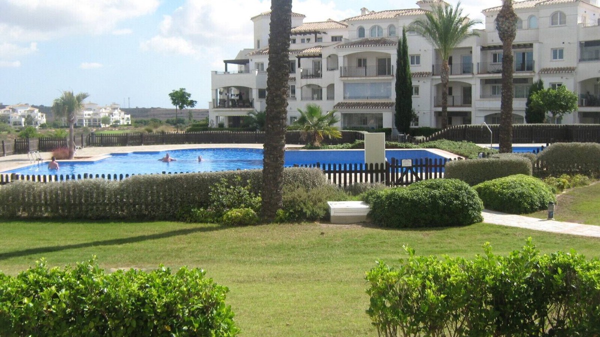 Jeronimo y Avileses y Balsicas de Arriba Apartment | Luxury Ground Floor Apartment beside a large Pool complex and private garden.