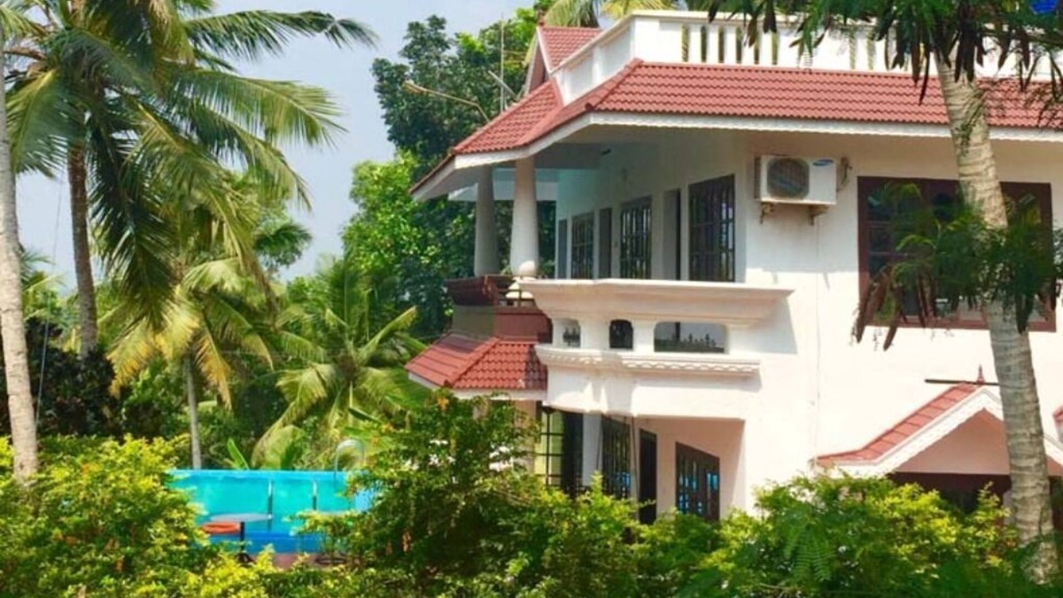 Poovar Bed & Breakfast | Luxury guest house in poovar backwaters islands.