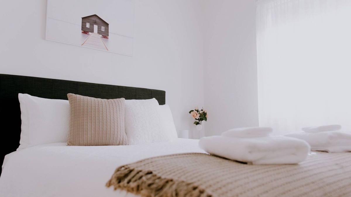 Central Mudgee House | Luxury Guesthouse , 2 Bedroom 2 Bathroom , Perfect Location