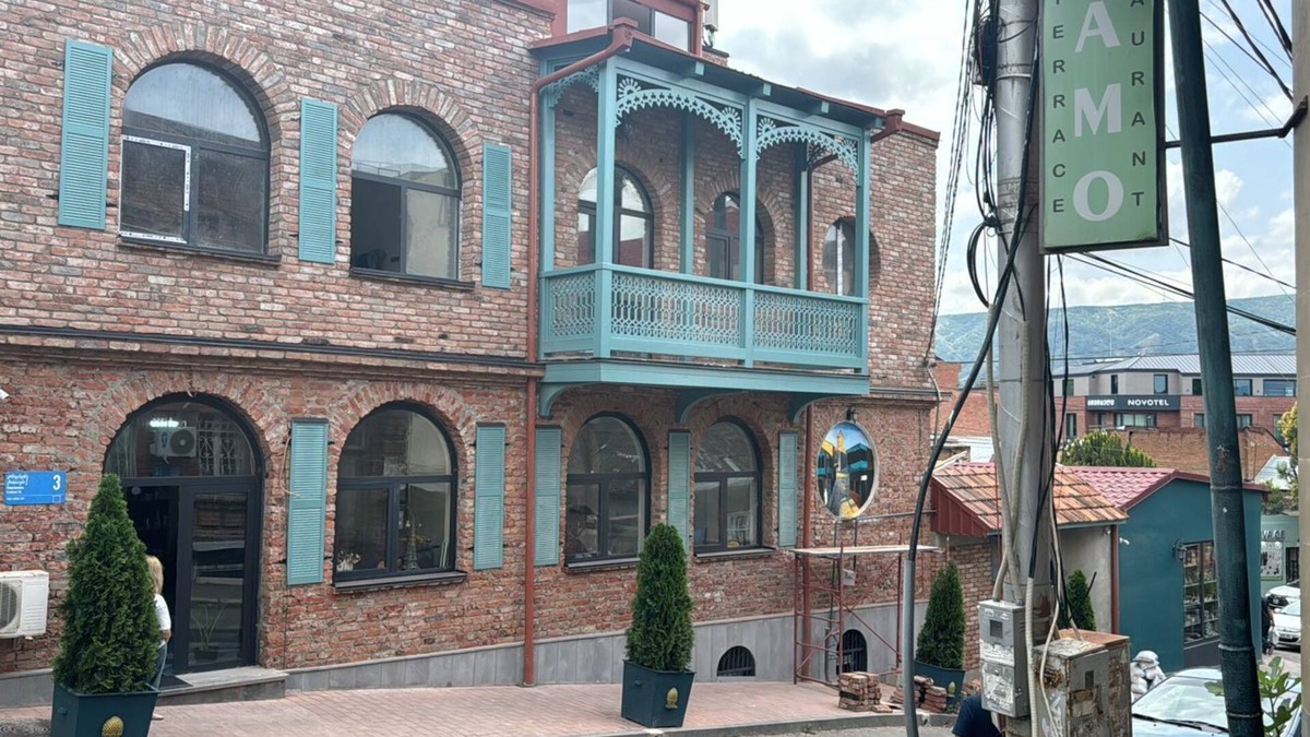 Avlabari House | Luxury Guesthouse with 4 Premium Bedrooms & Private Wine Cellar