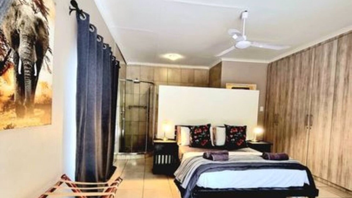 Marloth Park House | Luxury Guesthouse Co @ TreasureHouse