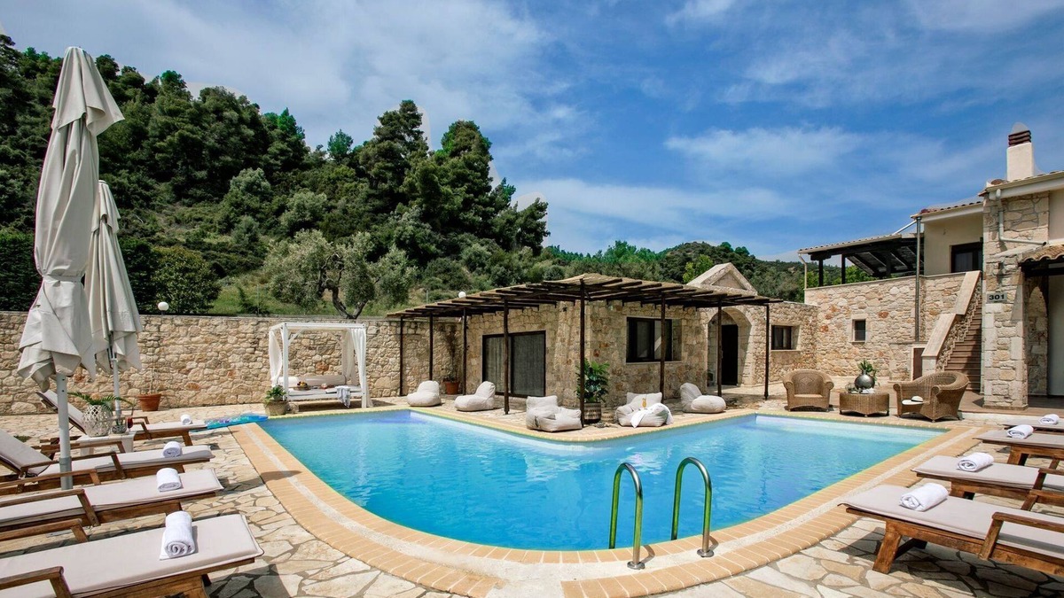 Nea Skioni Villa | Luxury Halkidiki Villa | King 5 Bedroom Villa | Private Pool | Kassandra
