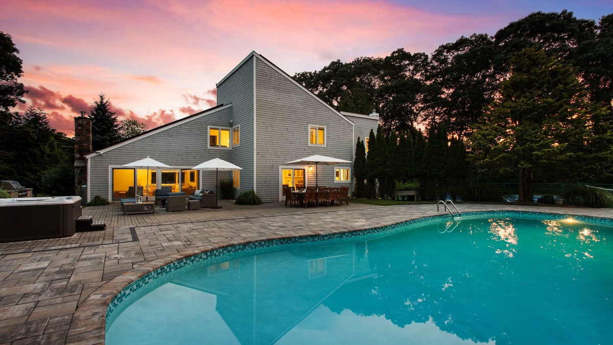 Speonk House | Luxury Hamptons Dream Retreat | Pool, Hot Tub, Tennis, Fire Pit | Close to Beach