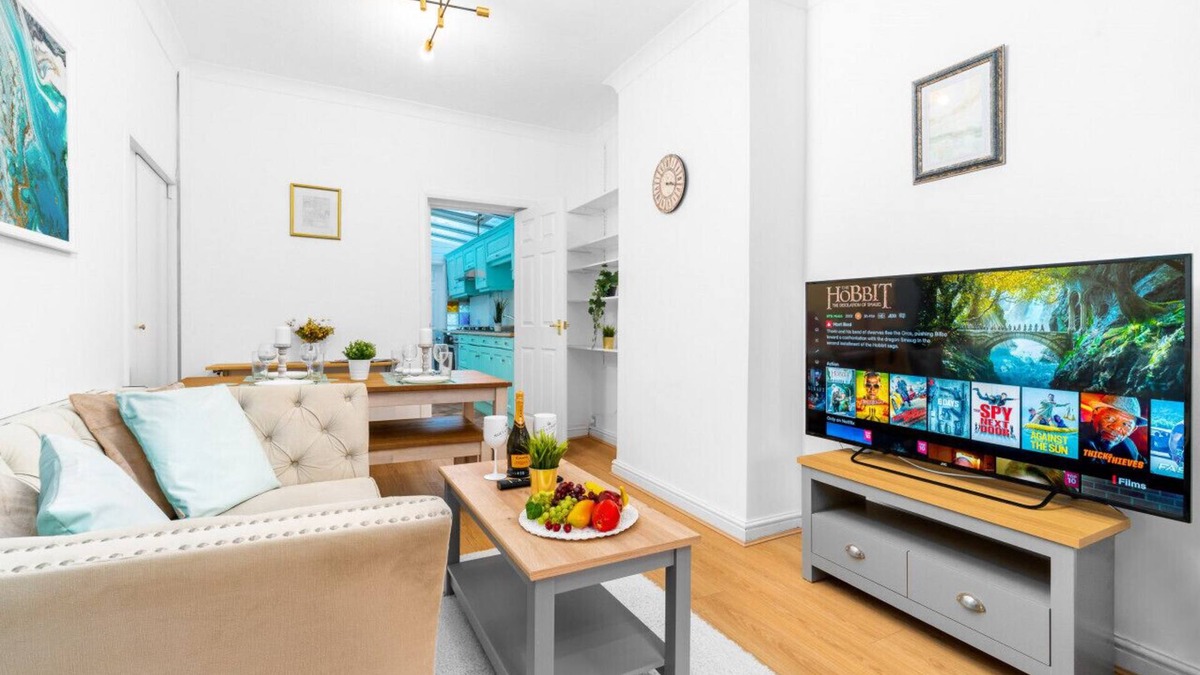 Harborne House | Luxury Harborne House - Three Bed - Patio - Garden