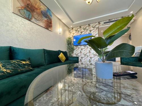 Quartier Industriel Apartment | Luxury haven with pool