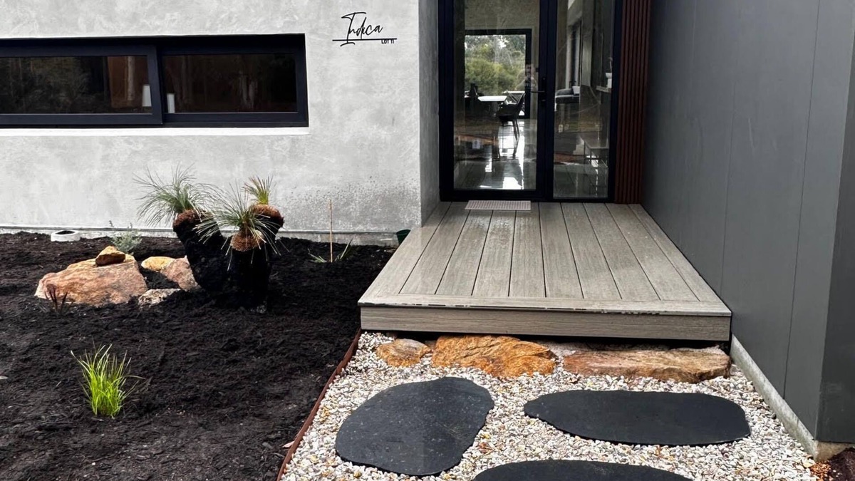 Wilyabrup House | Luxury HEMP 4 x 4 house w lake view & outdoor spa, EV charger, home cinema