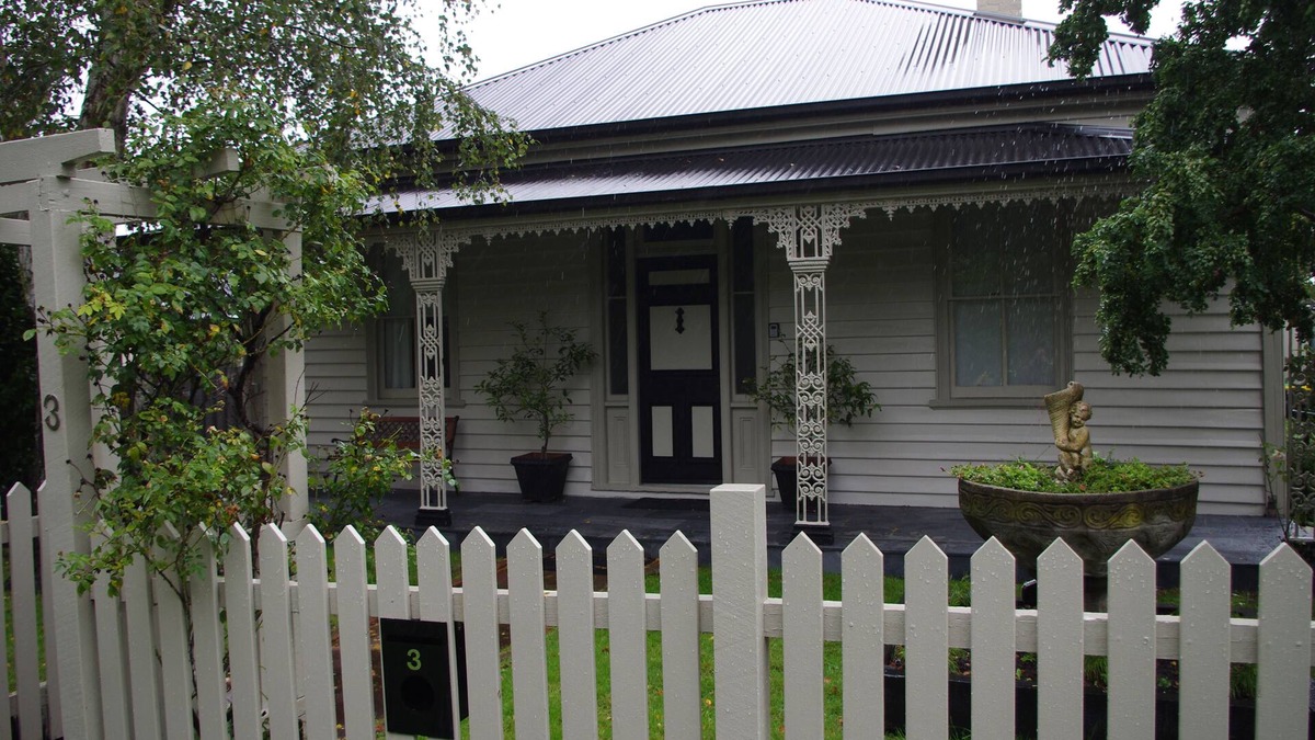 Mittagong House | Luxury Heritage Cottage In The Heart Of Town