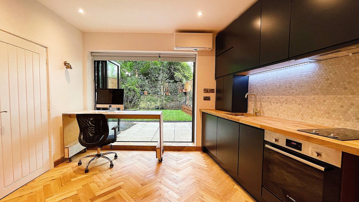 Camberwell Green Cabin | Luxury Hidden Garden Studio near Oval