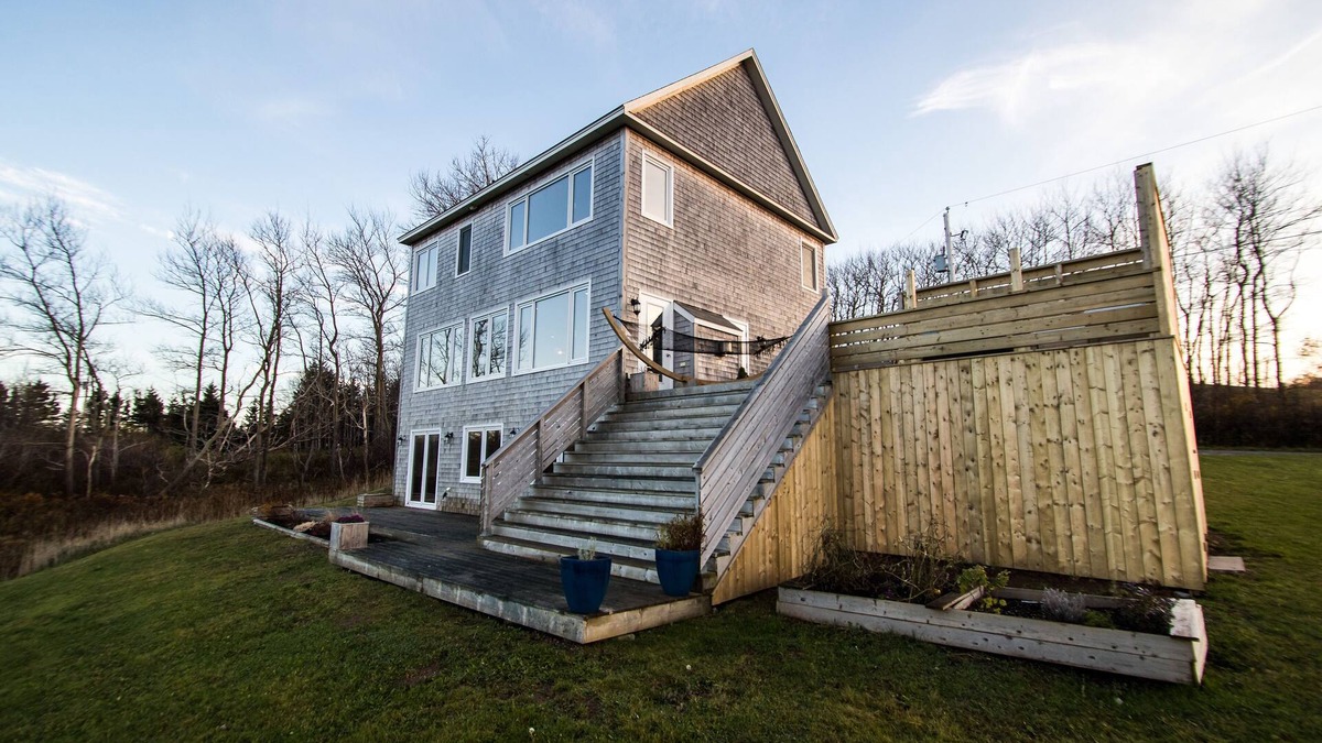 Inverness House | Luxury Hillside Home Overlooking Cabot Links