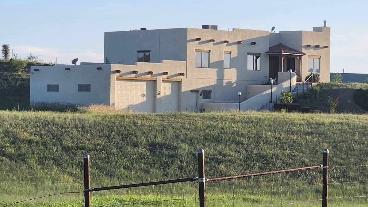 Elgin House | Luxury hilltop home with great views in the heart of wine country