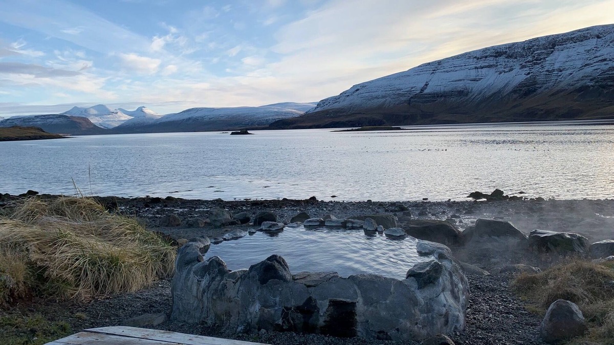 Kjosarhreppur House | Luxury Hilltop Lodge with natural geothermal hot spring and panoramic views
