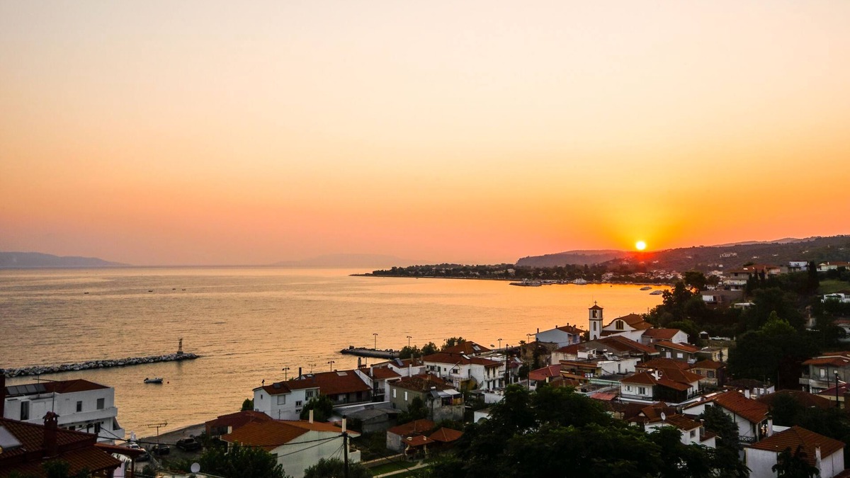 Skidra Villa | Luxury Hilltop Villa 200m from the Beach