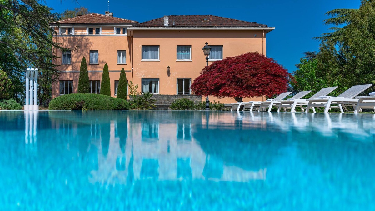 Canelli Villa | Luxury Hilltop Villa - 30.000 sqm Secular Park - Large Swimming Pool