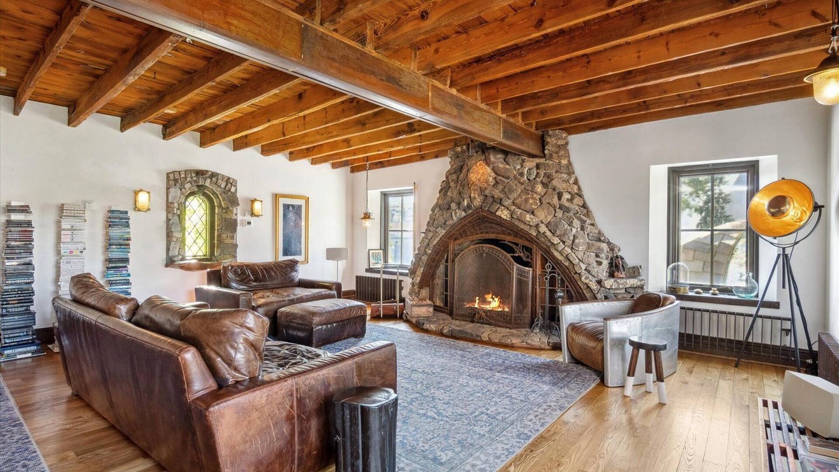 Downtown East House | Luxury Historic Home Next to US Bank Stadium. Private Courtyard + Rooftop.