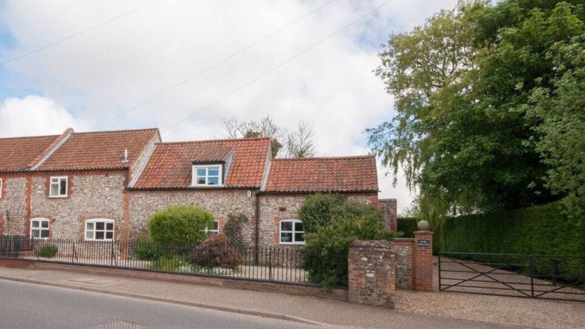 Docking Cottage | Luxury Holiday Cottage, Docking. North Norfolk