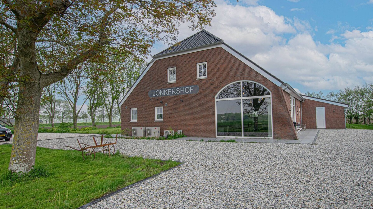 Lage Zwaluwe House | luxury holiday home with en-suite rooms