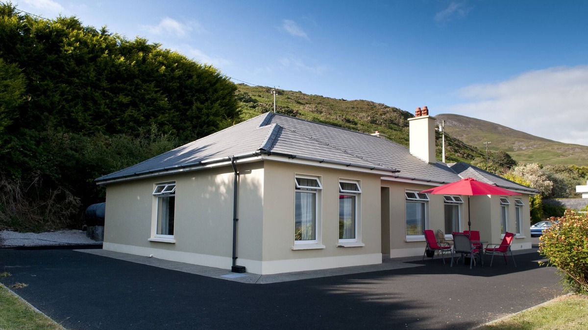 Inch House | Luxury holiday home, at Inch Beach,overlooking Dingle Bay on Wild Atlantic Way