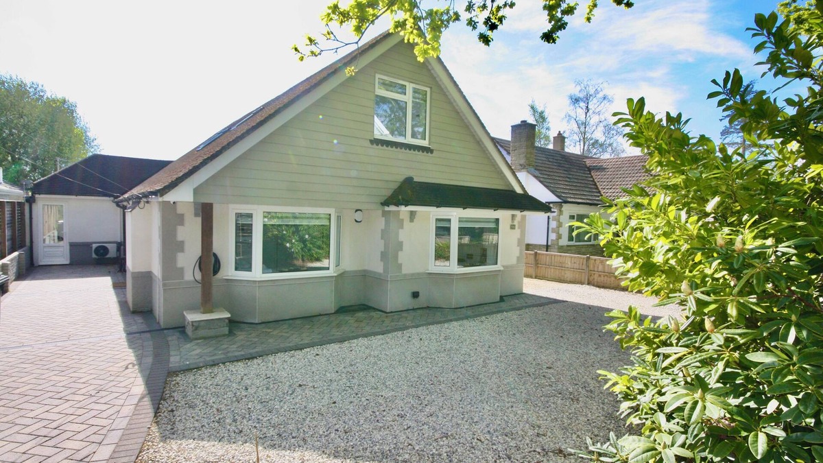 Ferndown House | Luxury holiday home hot tub and sauna